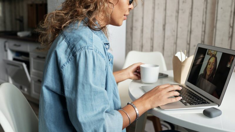 Oferecer Serviços de Consultoria ou Coaching Online: Transformando Vidas e Alcançando Metas