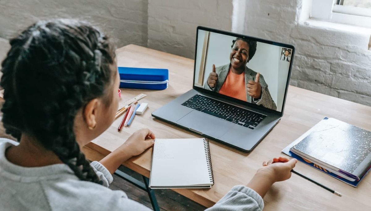 Como Criar e Vender Cursos Online sobre sua Expertise: Um Guia Completo