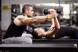 Desbravando Fronteiras: Transforme Seu Corpo com um Personal Trainer Online